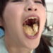 女性の咀嚼動画